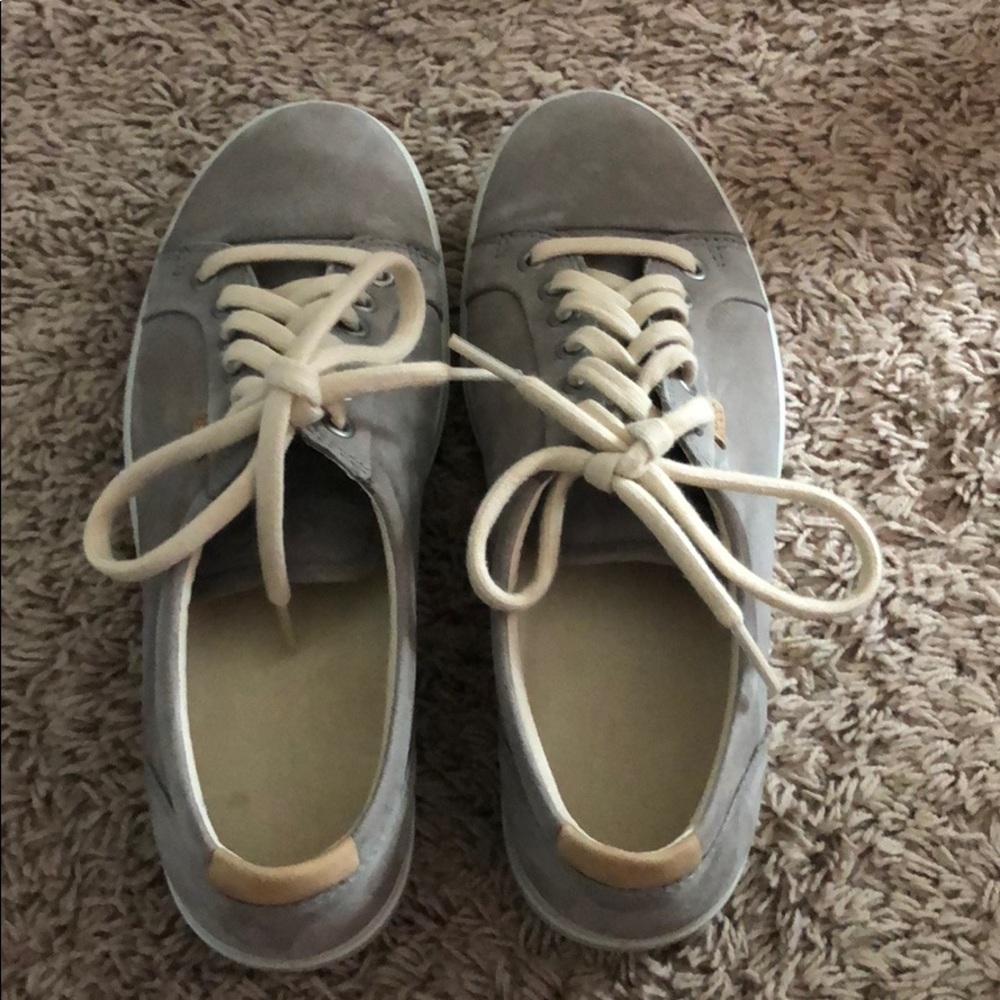 ecco women’s soft sneakers